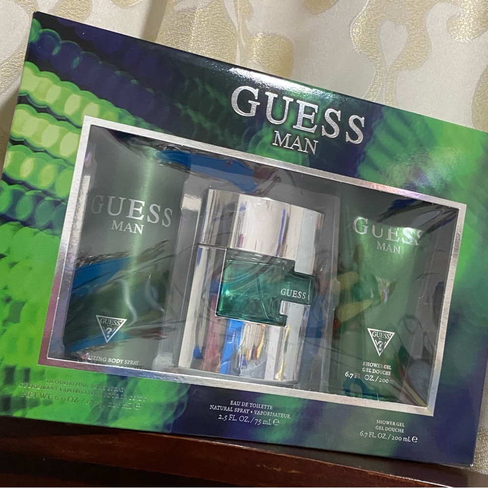 Guess Green and Silver Grooming Shaving Set